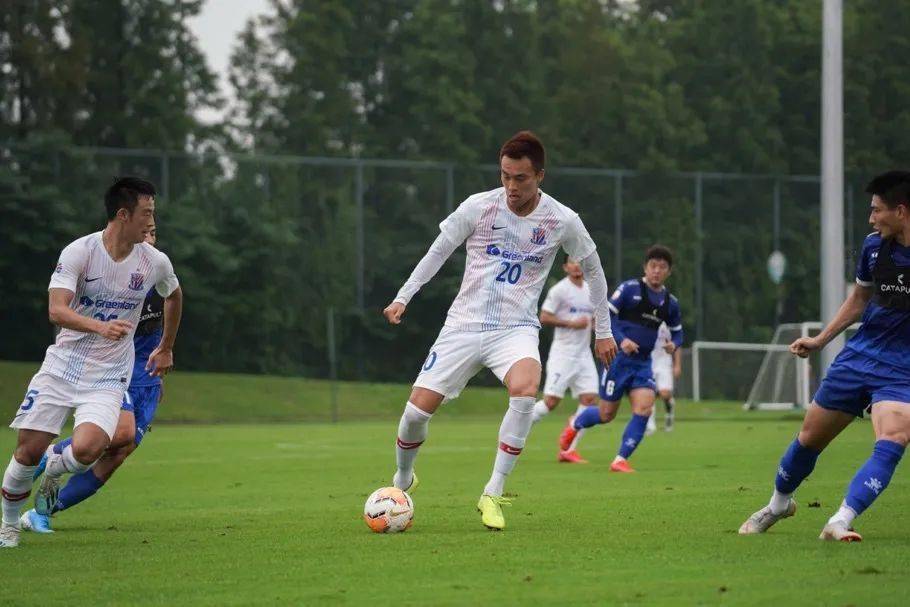 全明星赛窗口期走向成谜，上海申花篮板制胜，气氛紧张，更衣室氛围转暖的简单介绍